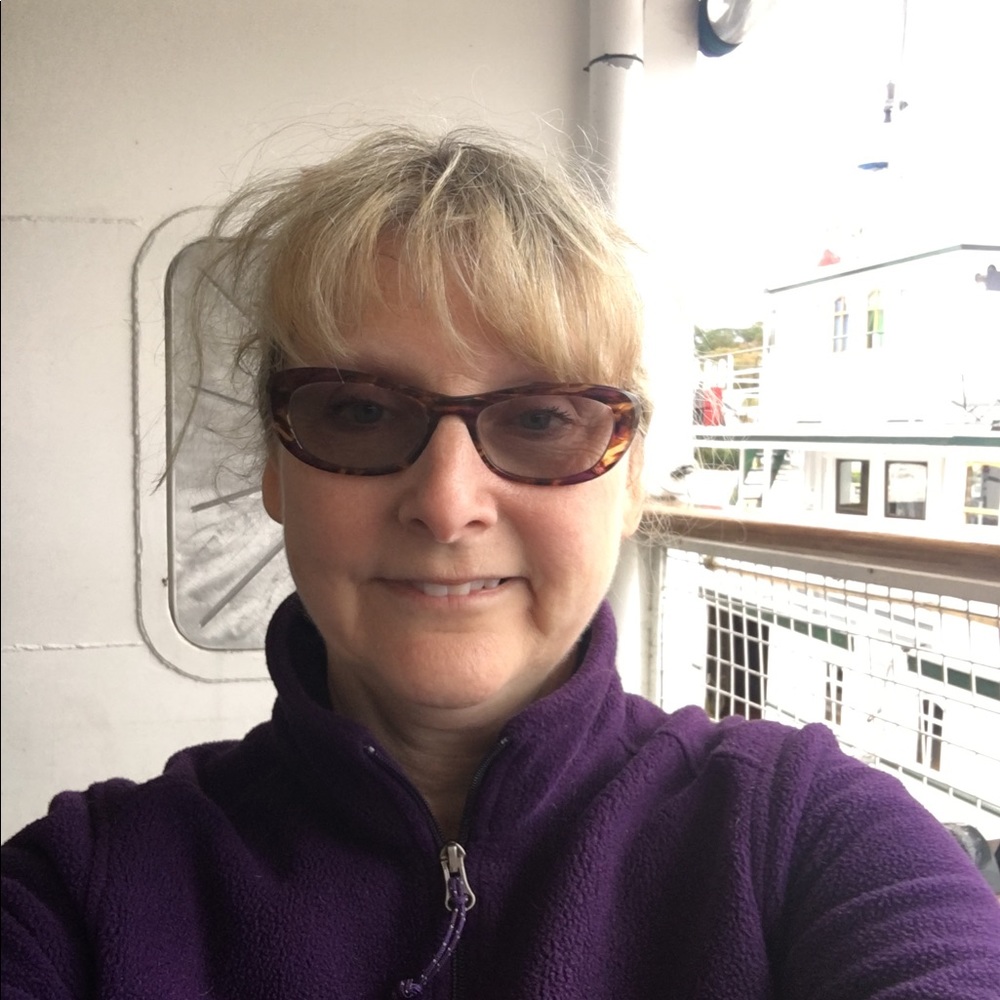 Meet your Posher, Elizabeth
